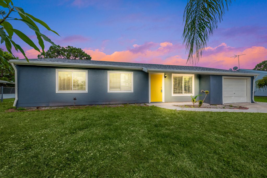 Photo of 2029 SE Hideaway Circle, Port Saint Lucie, FL 34952 (MLS # R10797385)