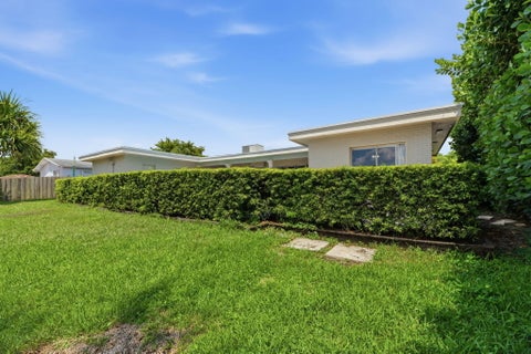 Tiny photo for 613 SEA TURTLE Way, Plantation, FL 33324 (MLS # B26067187)