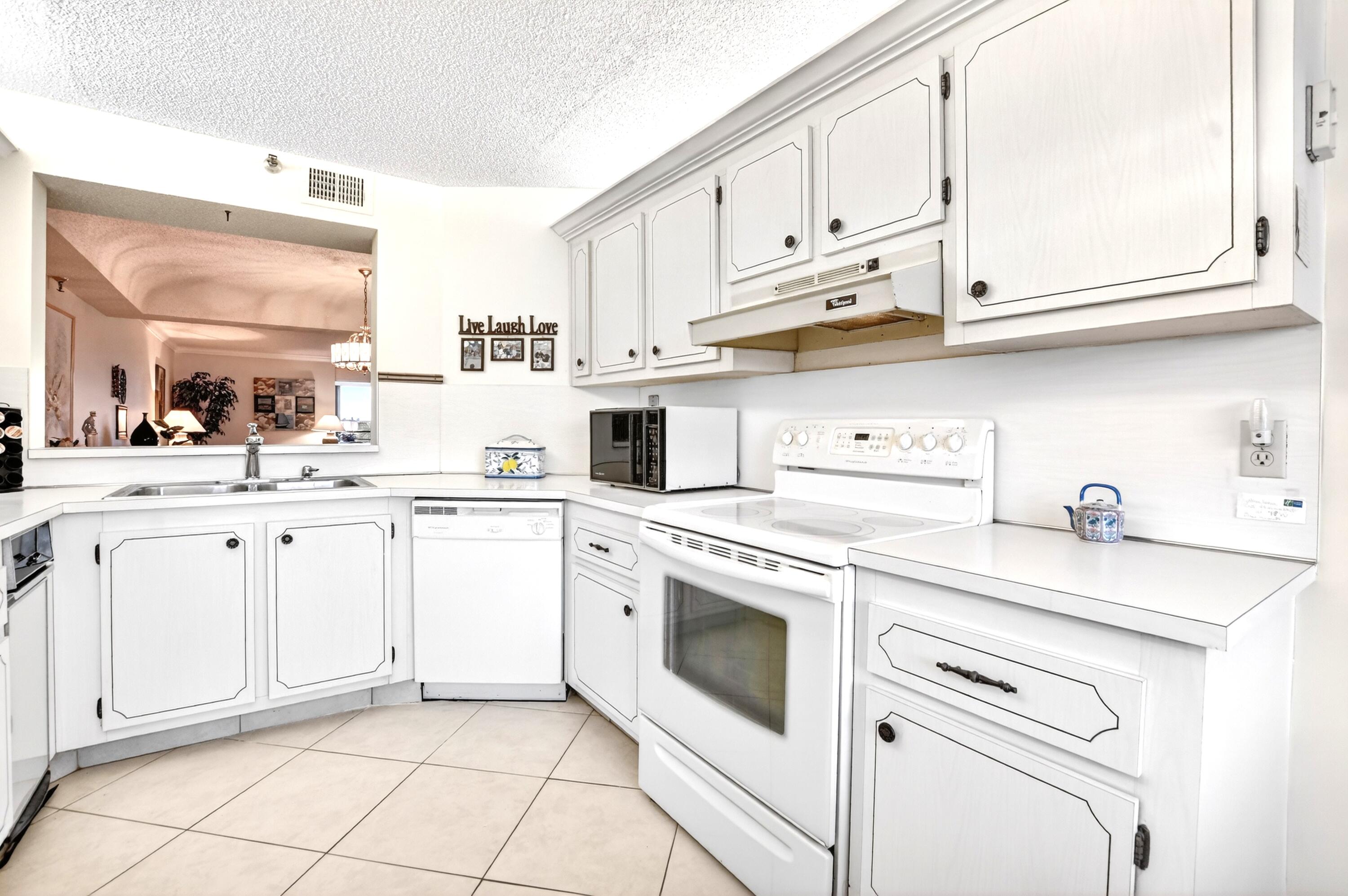 PATIOS OF BOCA BARWOOD CONDO - Residential