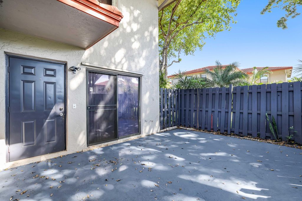 Photo of 1436 SW 25th Avenue #D, Boynton Beach, FL 33426 (MLS # R10970843)