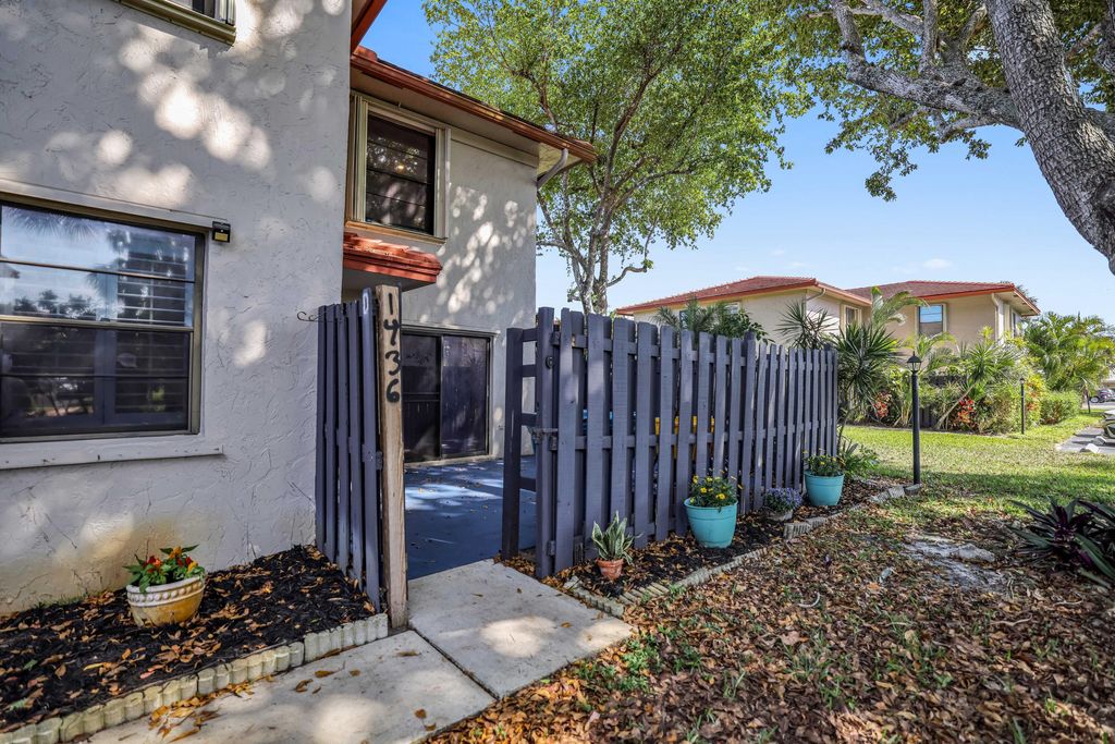 Photo of 1436 SW 25th Avenue #D, Boynton Beach, FL 33426 (MLS # R10970843)