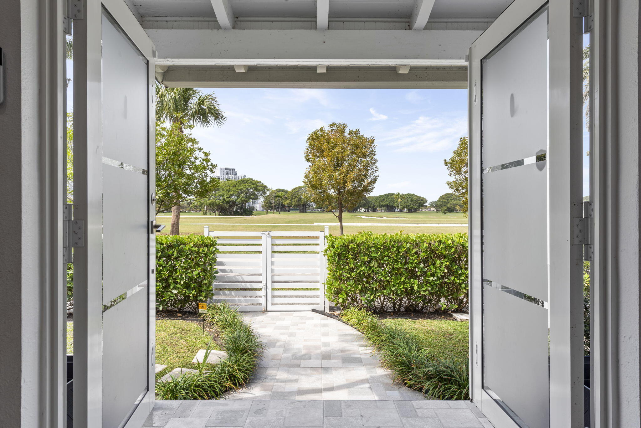 HOLLYWOOD LAKES SECTION - Residential