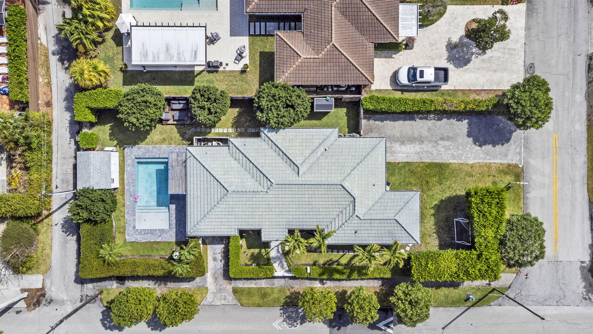 HOLLYWOOD LAKES SECTION - Residential