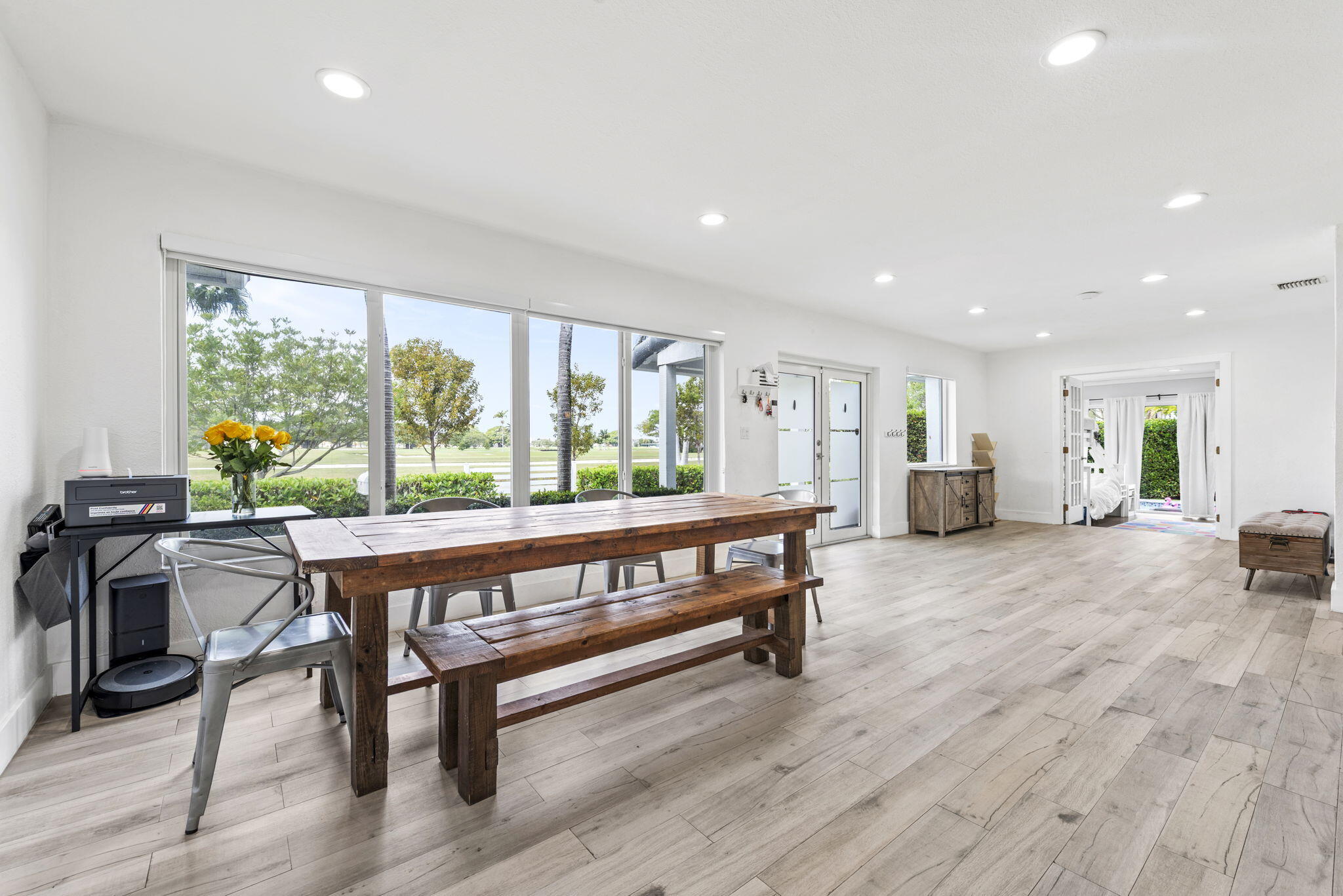 HOLLYWOOD LAKES SECTION - Residential