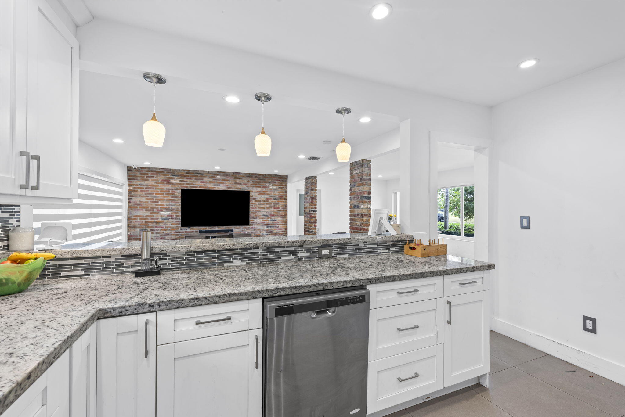 HOLLYWOOD LAKES SECTION - Residential