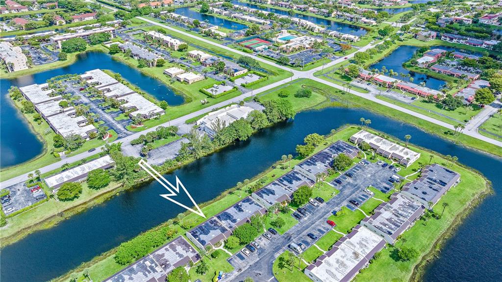 GOLDEN LAKES VILLAGE COND - Residential