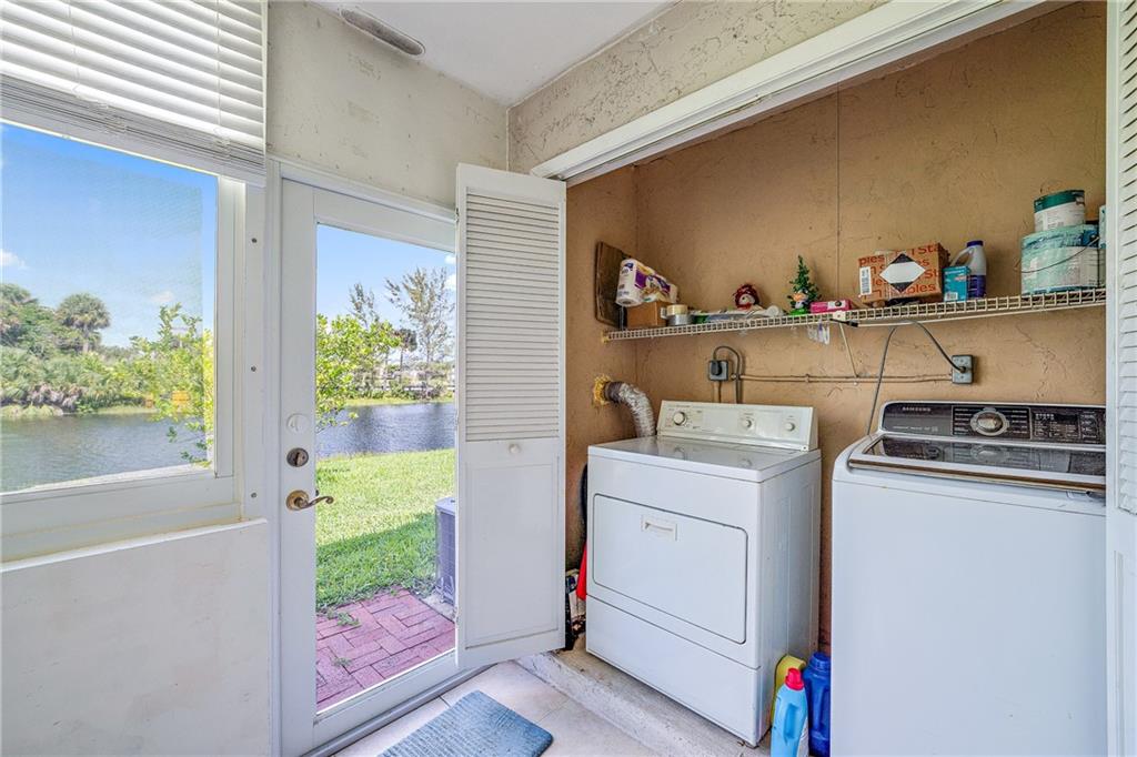 GOLDEN LAKES VILLAGE COND - Residential