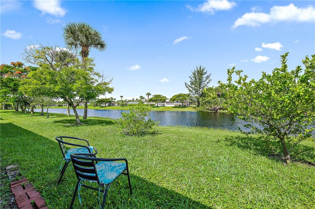 GOLDEN LAKES VILLAGE COND - Residential