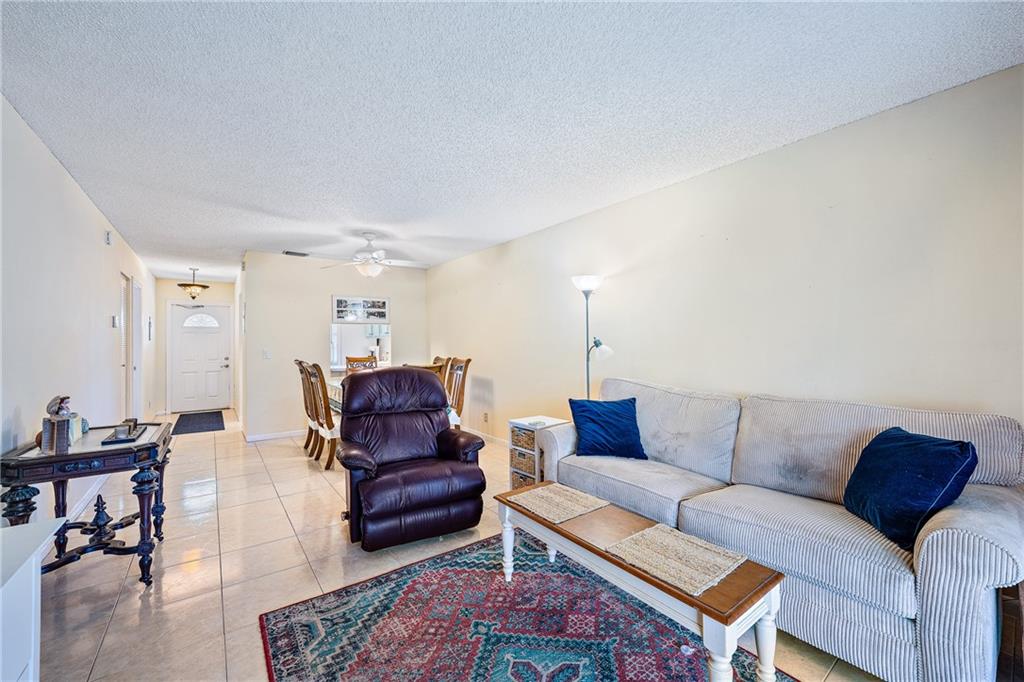 GOLDEN LAKES VILLAGE COND - Residential