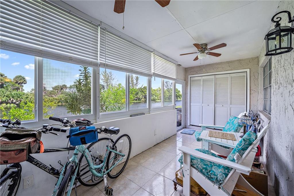 GOLDEN LAKES VILLAGE COND - Residential