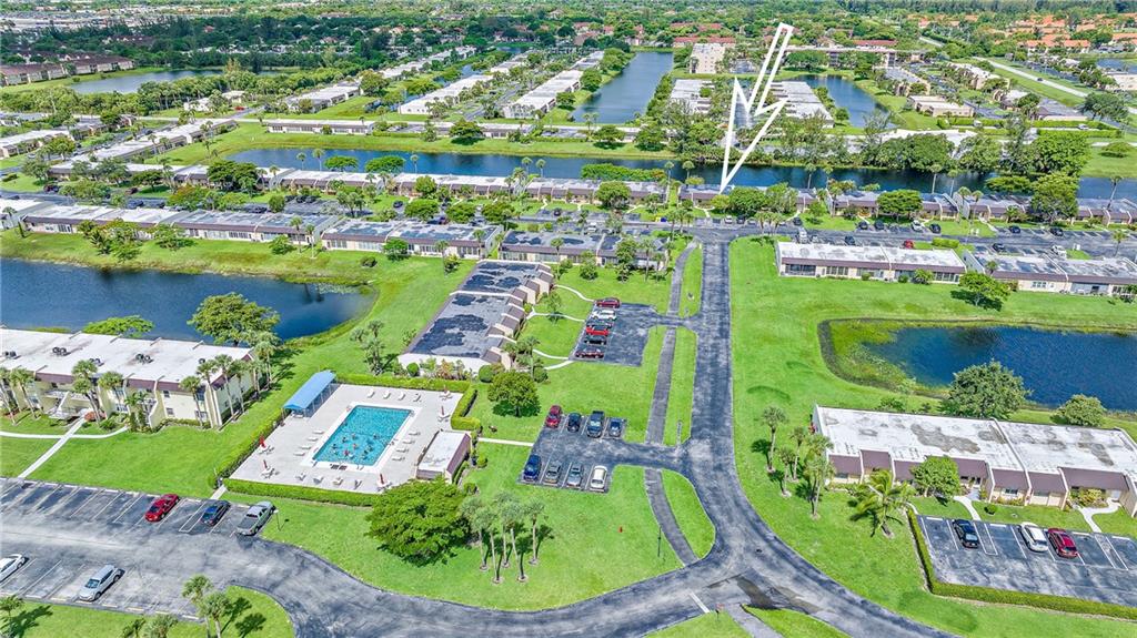 GOLDEN LAKES VILLAGE COND - Residential