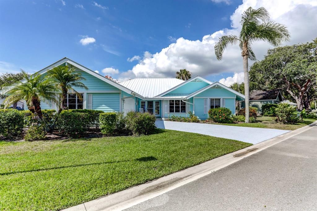Photo of 10431 SE Jupiter Narrows Drive, Hobe Sound, FL 33455 (MLS # R10719286)