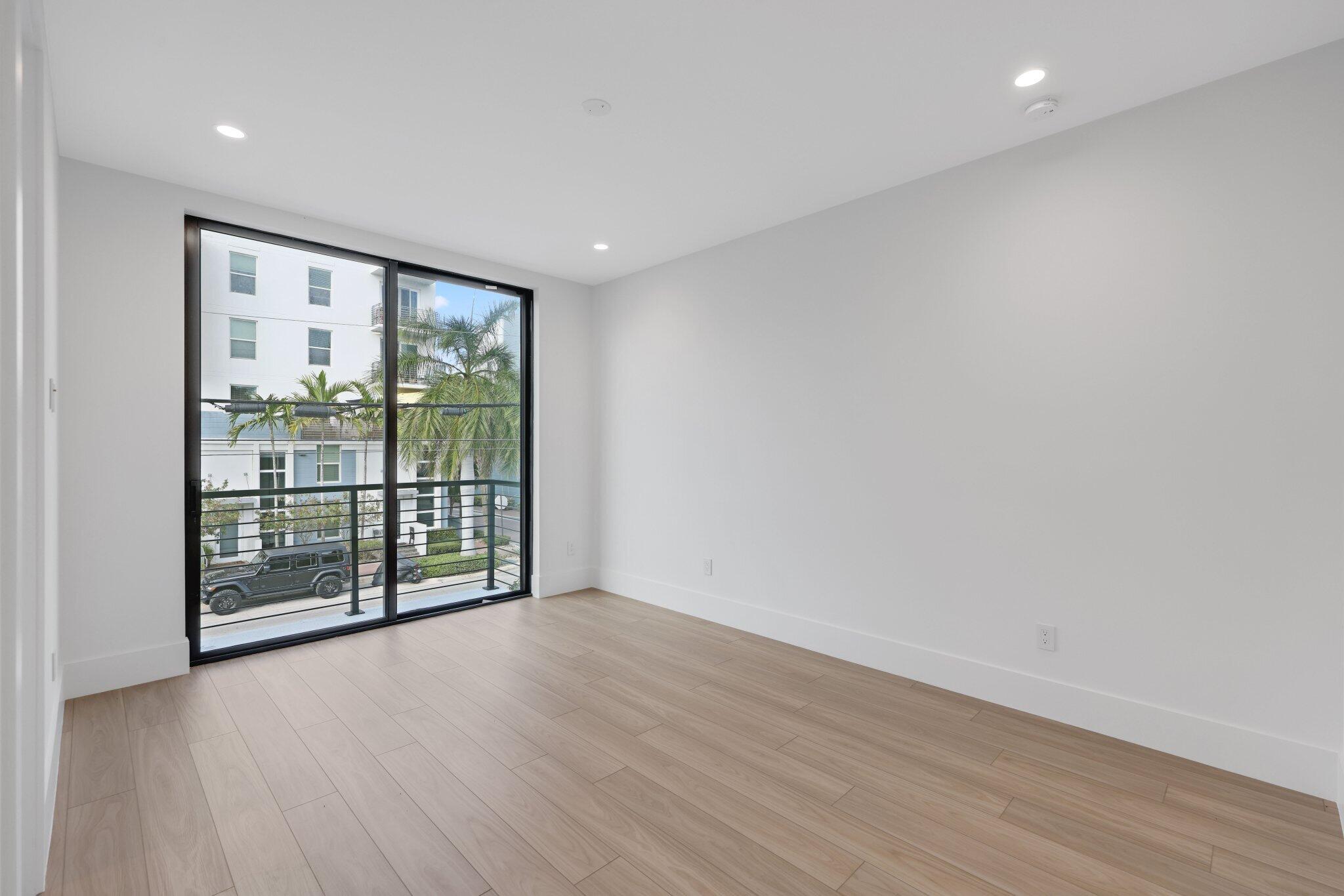 DELRAY TOWN OF - Residential