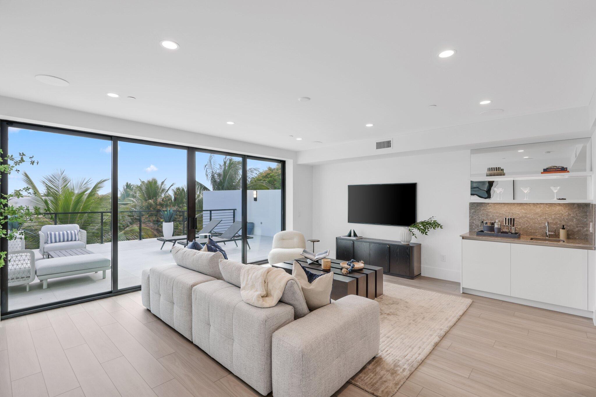 DELRAY TOWN OF - Residential