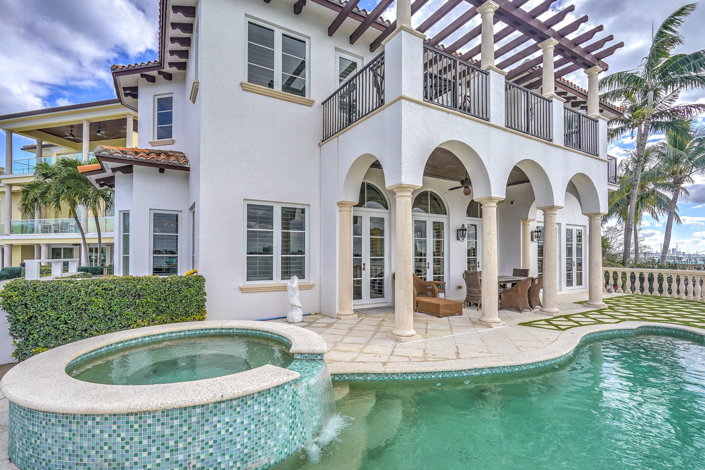 SOPHIA SENECA ESTATES - Residential