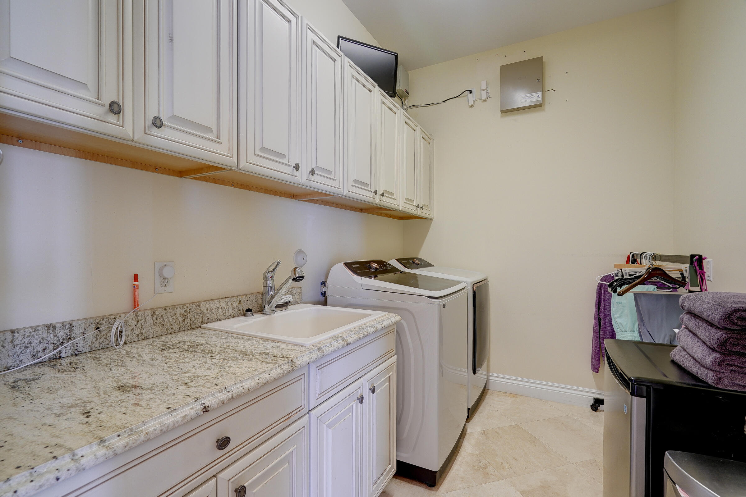 SOPHIA SENECA ESTATES - Residential