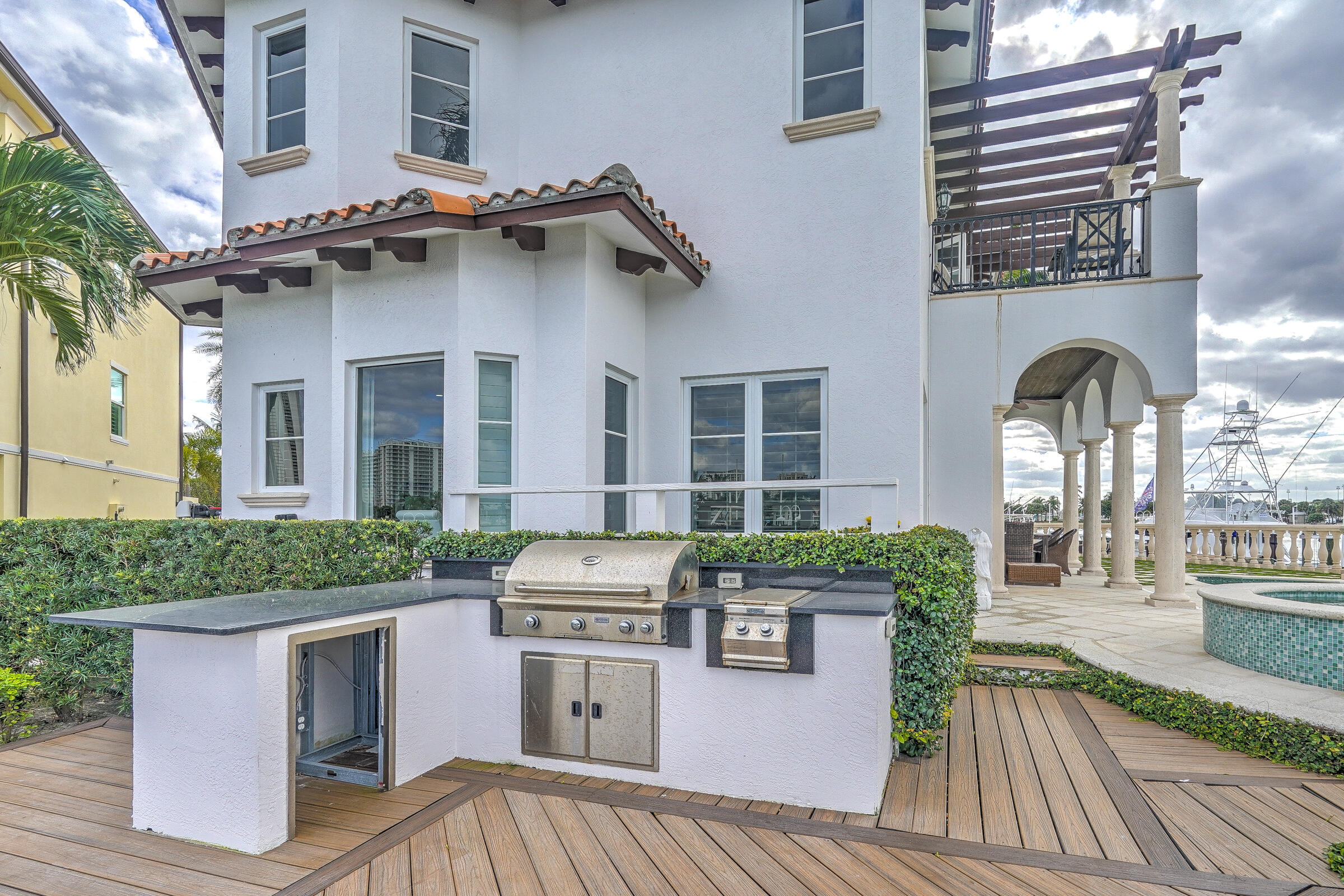 SOPHIA SENECA ESTATES - Residential