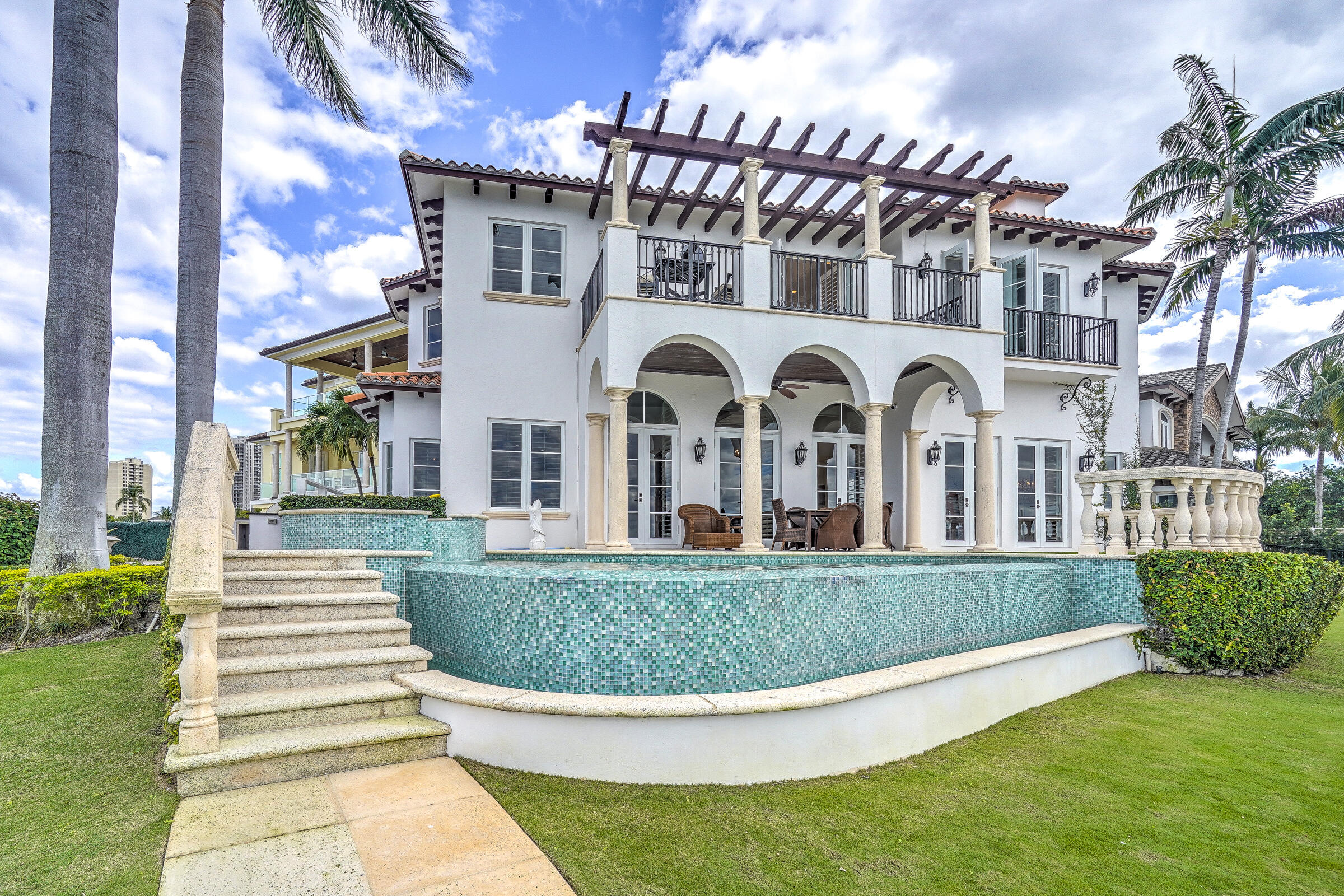 SOPHIA SENECA ESTATES - Residential