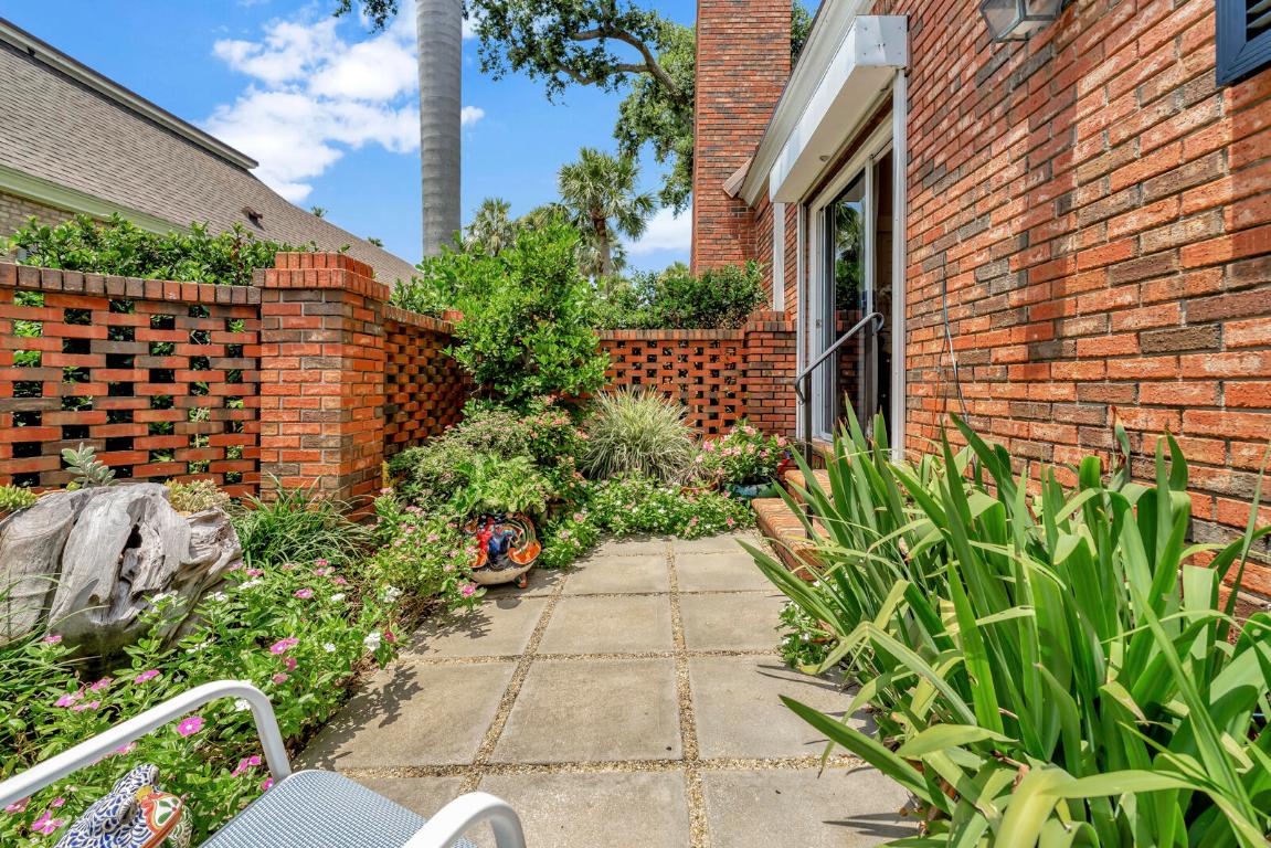 Charleston Square - Residential