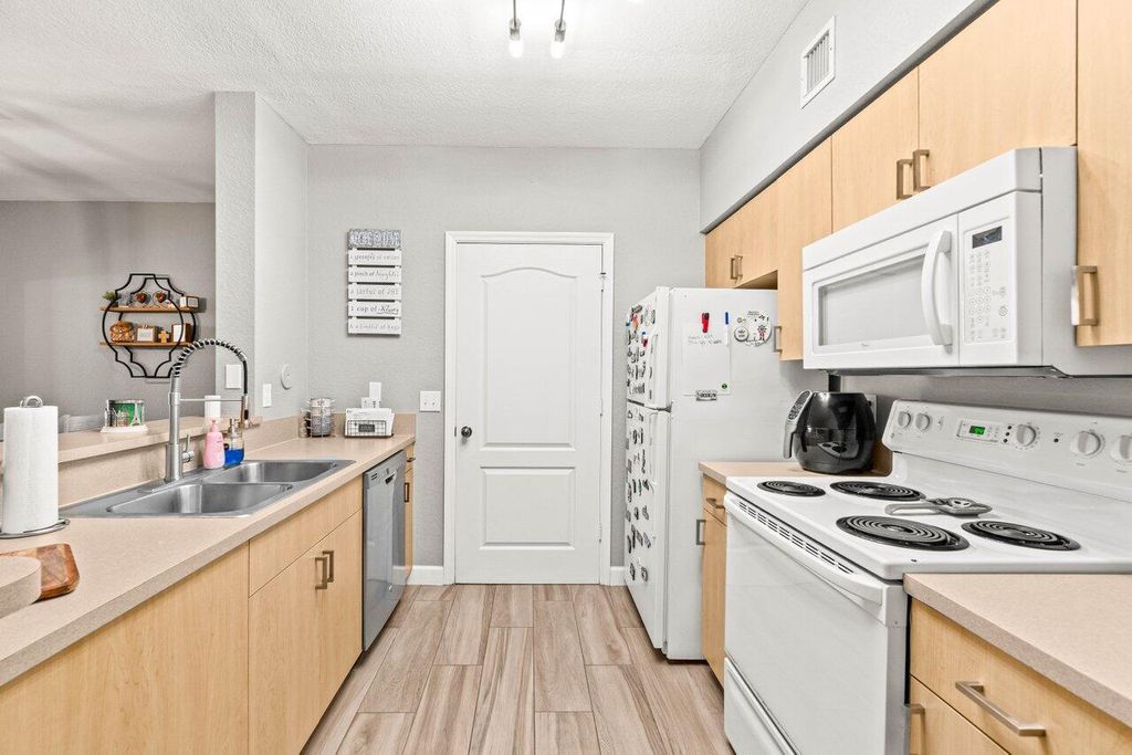 Photo of 308 Belmont Place, Boynton Beach, FL 33436 (MLS # R11107922)