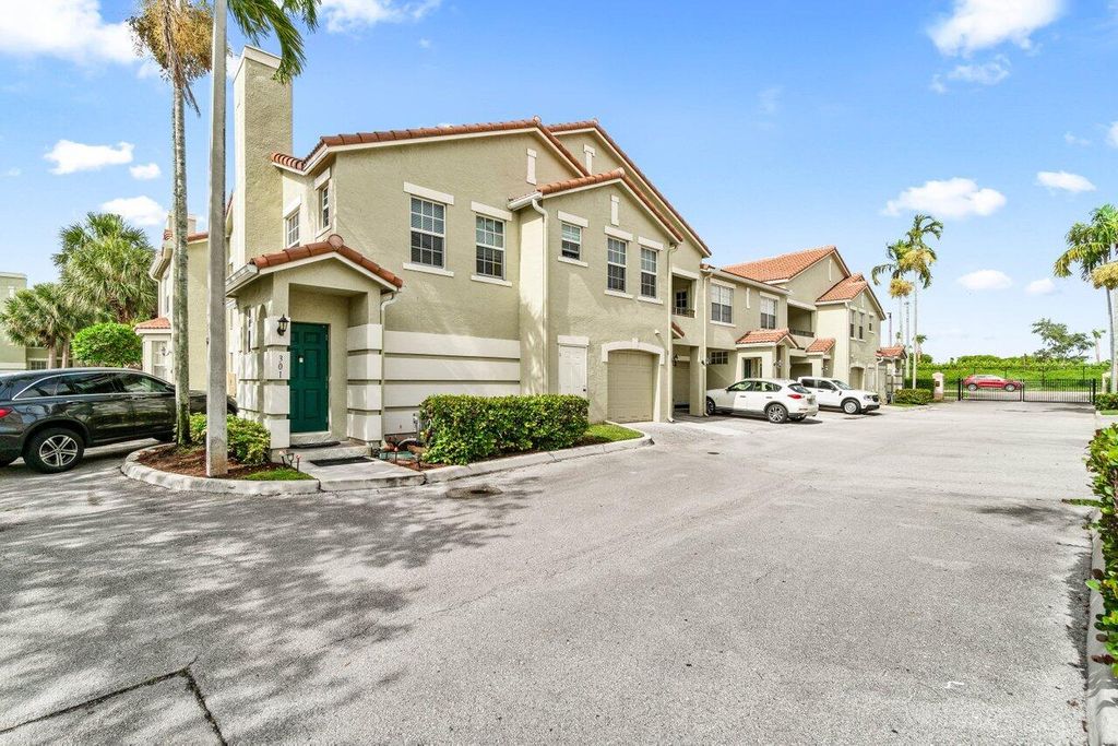 Photo of 308 Belmont Place, Boynton Beach, FL 33436 (MLS # R11107922)