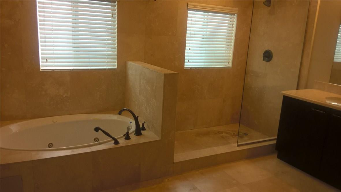 Lauderdale 2-9 D - Residential Lease