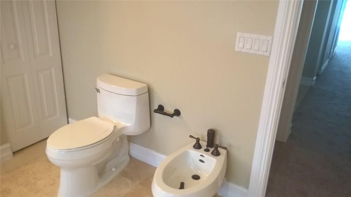 Lauderdale 2-9 D - Residential Lease