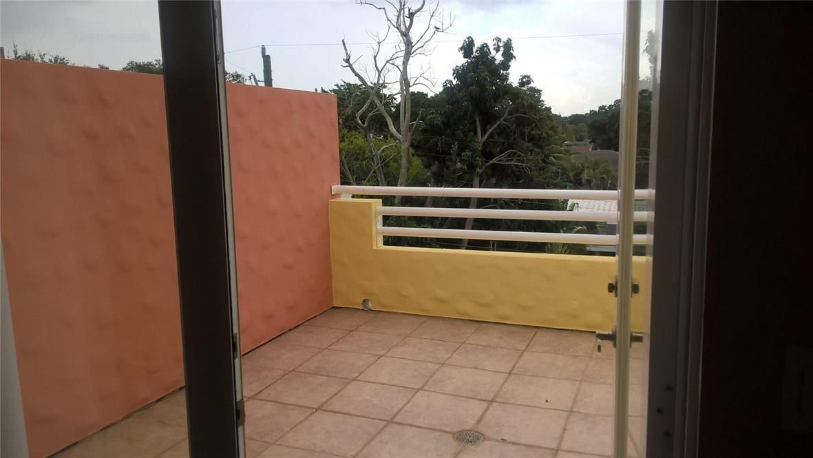 Lauderdale 2-9 D - Residential Lease