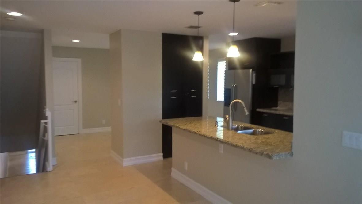 Lauderdale 2-9 D - Residential Lease
