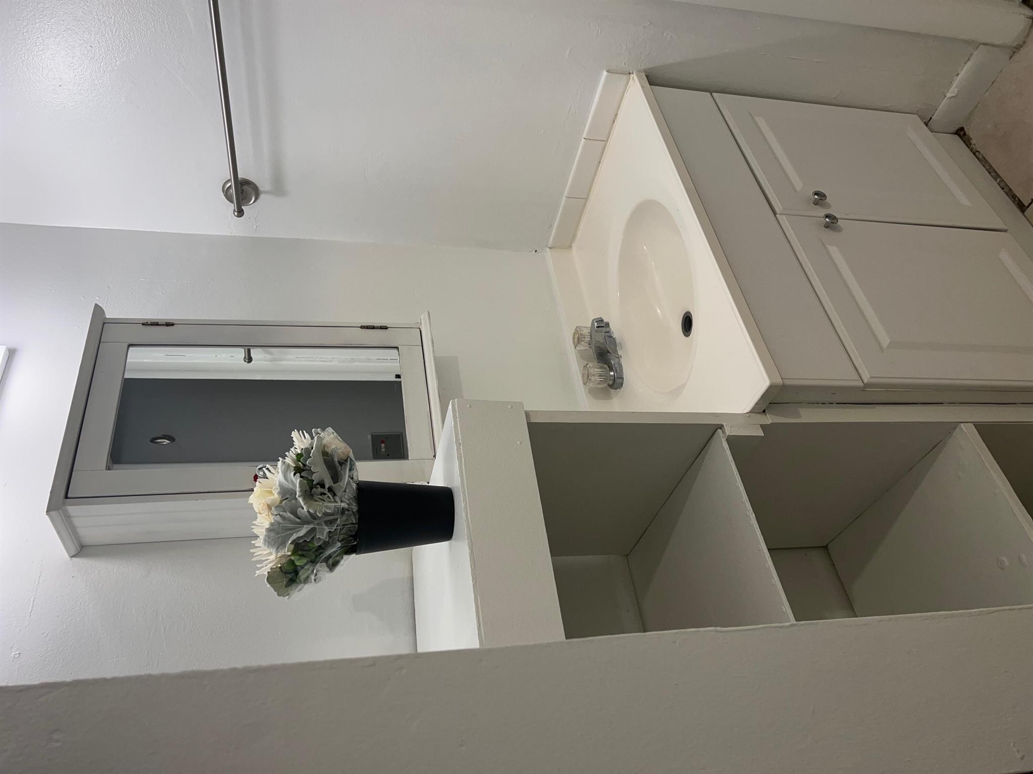 KNOLLWOOD CLUB CONDO - Residential Lease