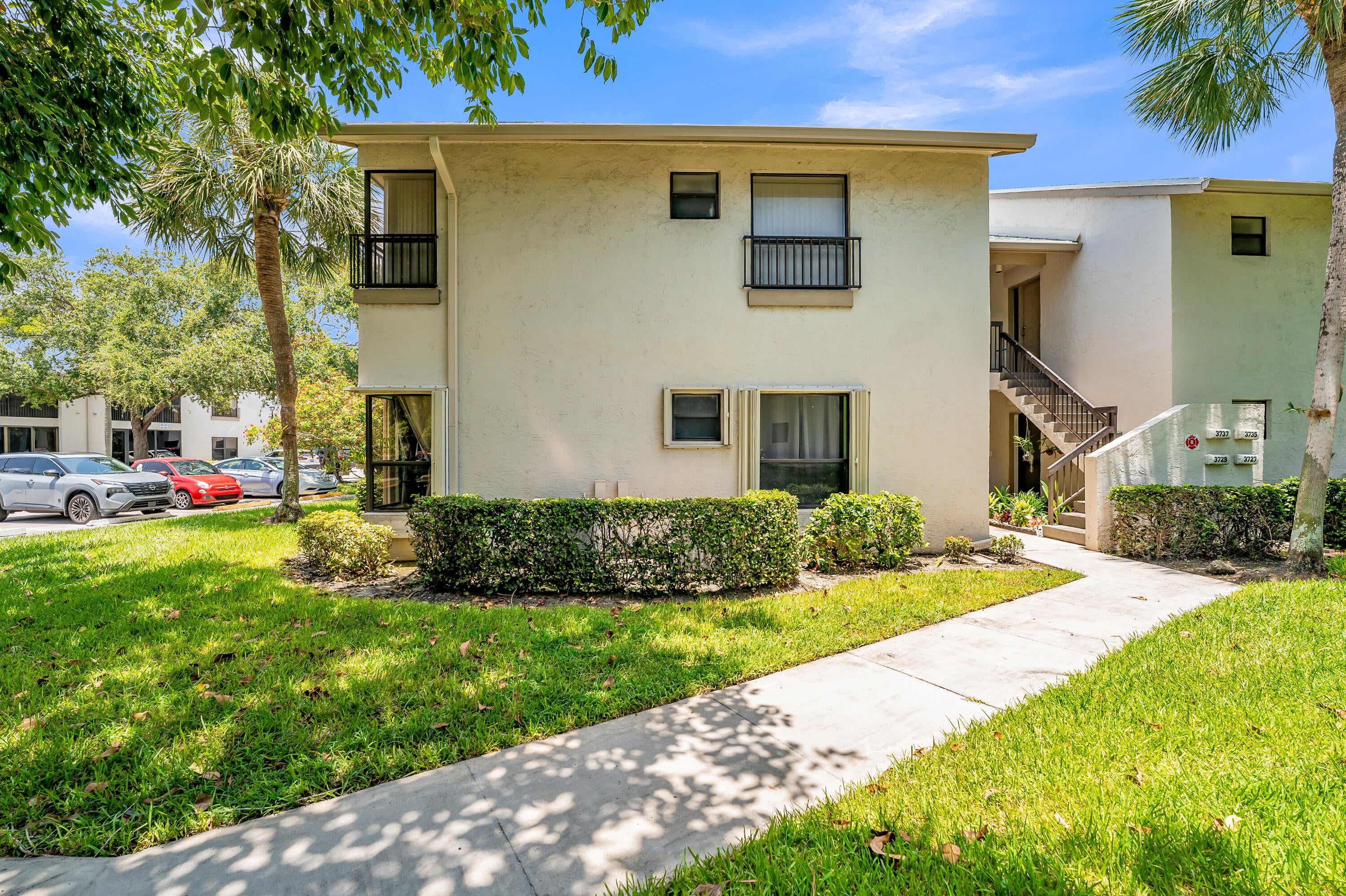 3729 NW 35th Street