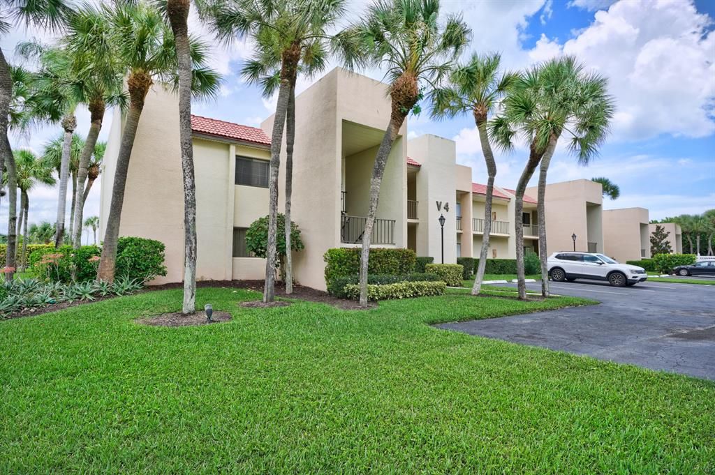 Photo of 1605 S Us Highway 1 #V4-205, Jupiter, FL 33477 (MLS # R10687341)