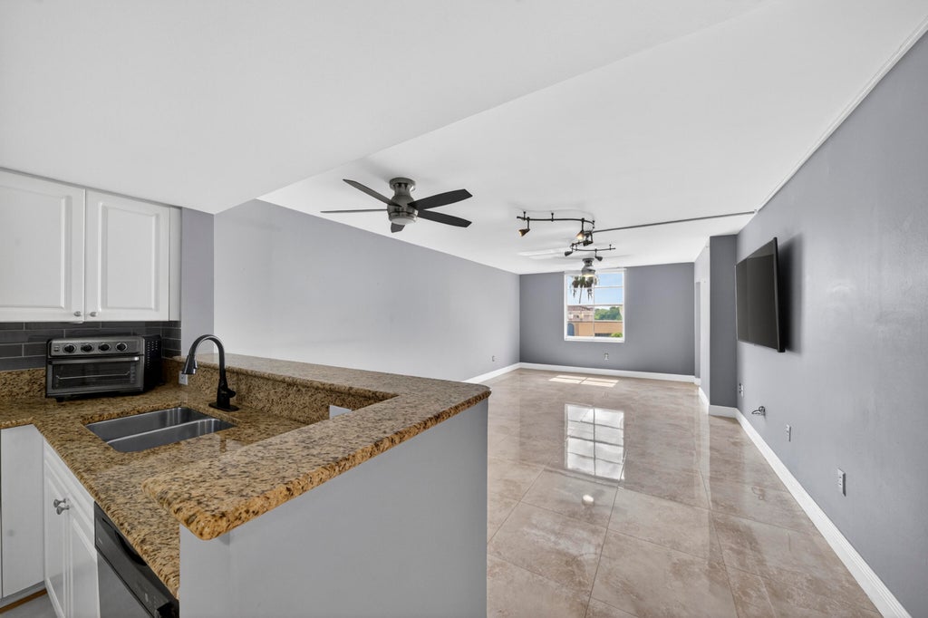 Photo of 520 SE 5th Avenue #3209, Fort Lauderdale, FL 33301 (MLS # B26035395)