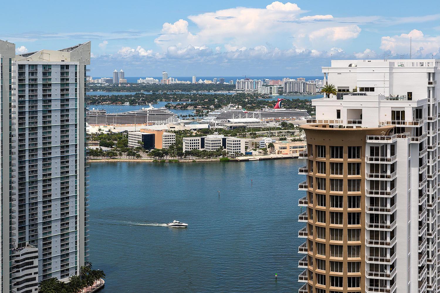 ICON BRICKELL NO TWO - Residential