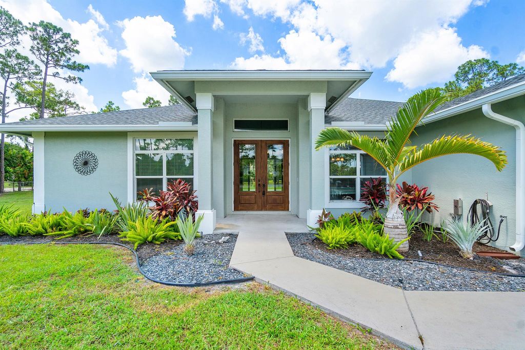 Photo of 17106 88th Road N, Loxahatchee, FL 33470 (MLS # R10992551)