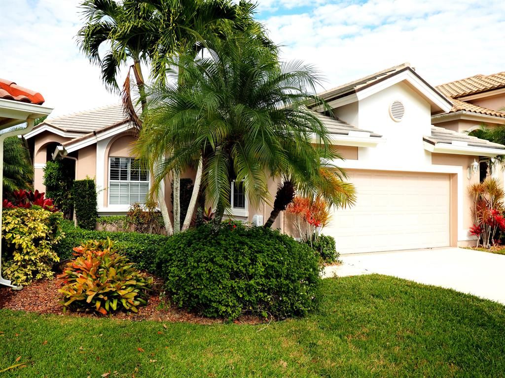 Photo of 331 Eagleton Golf Drive, Palm Beach Gardens, FL 33418 (MLS # R10772847)