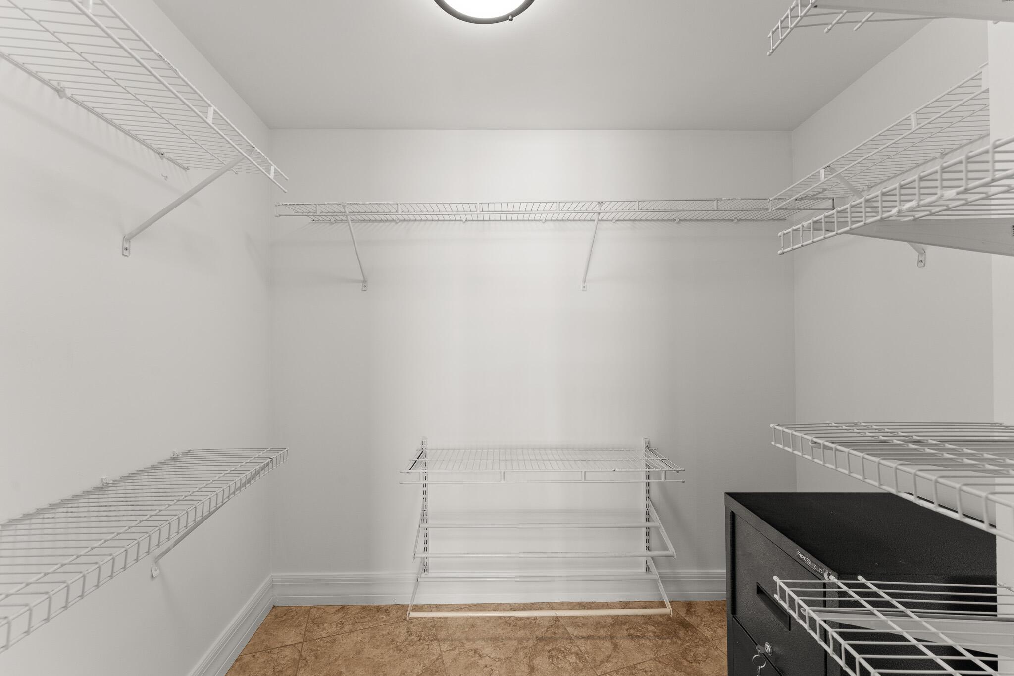 TIARA CONDO - Residential