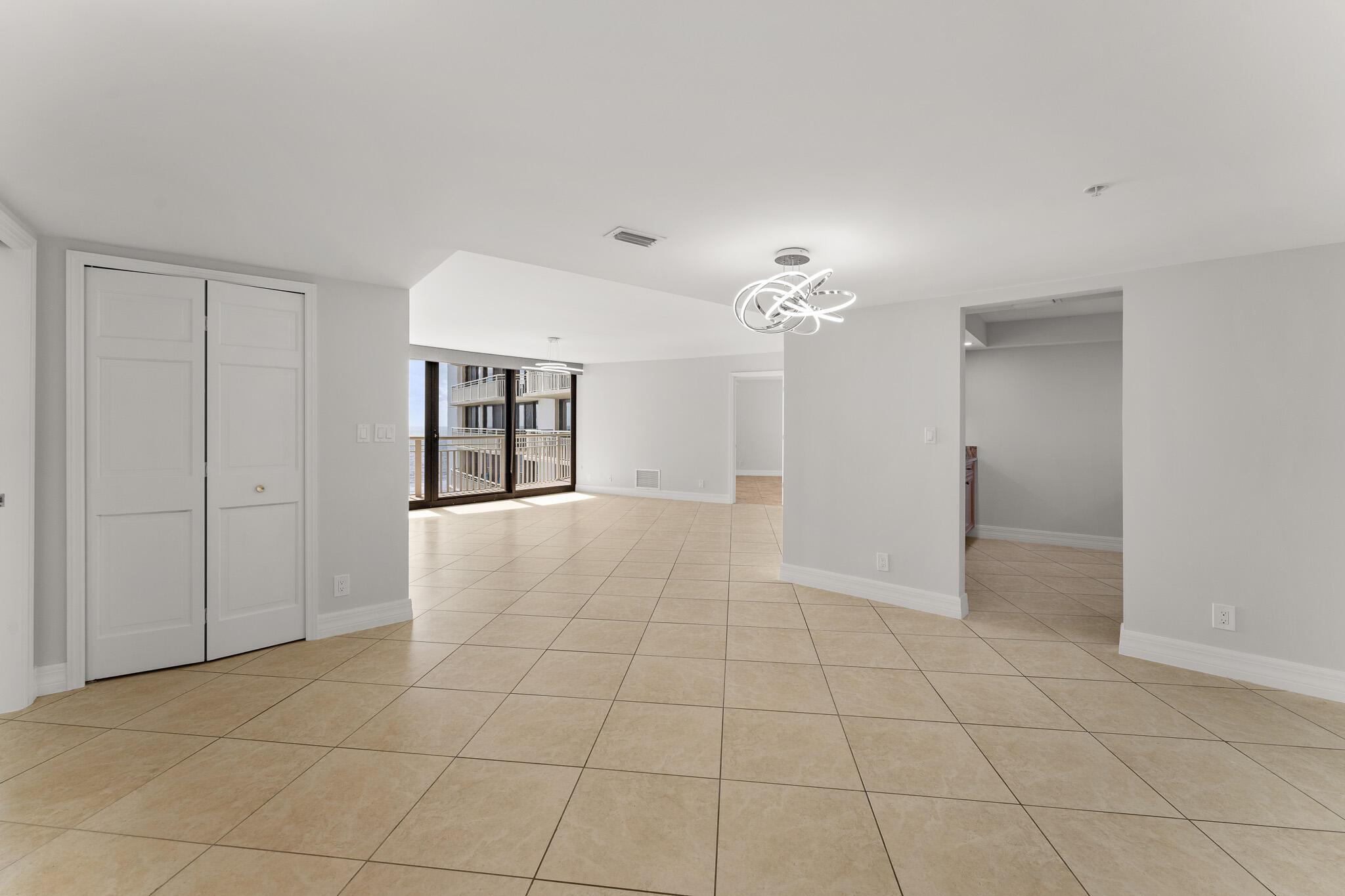 TIARA CONDO - Residential