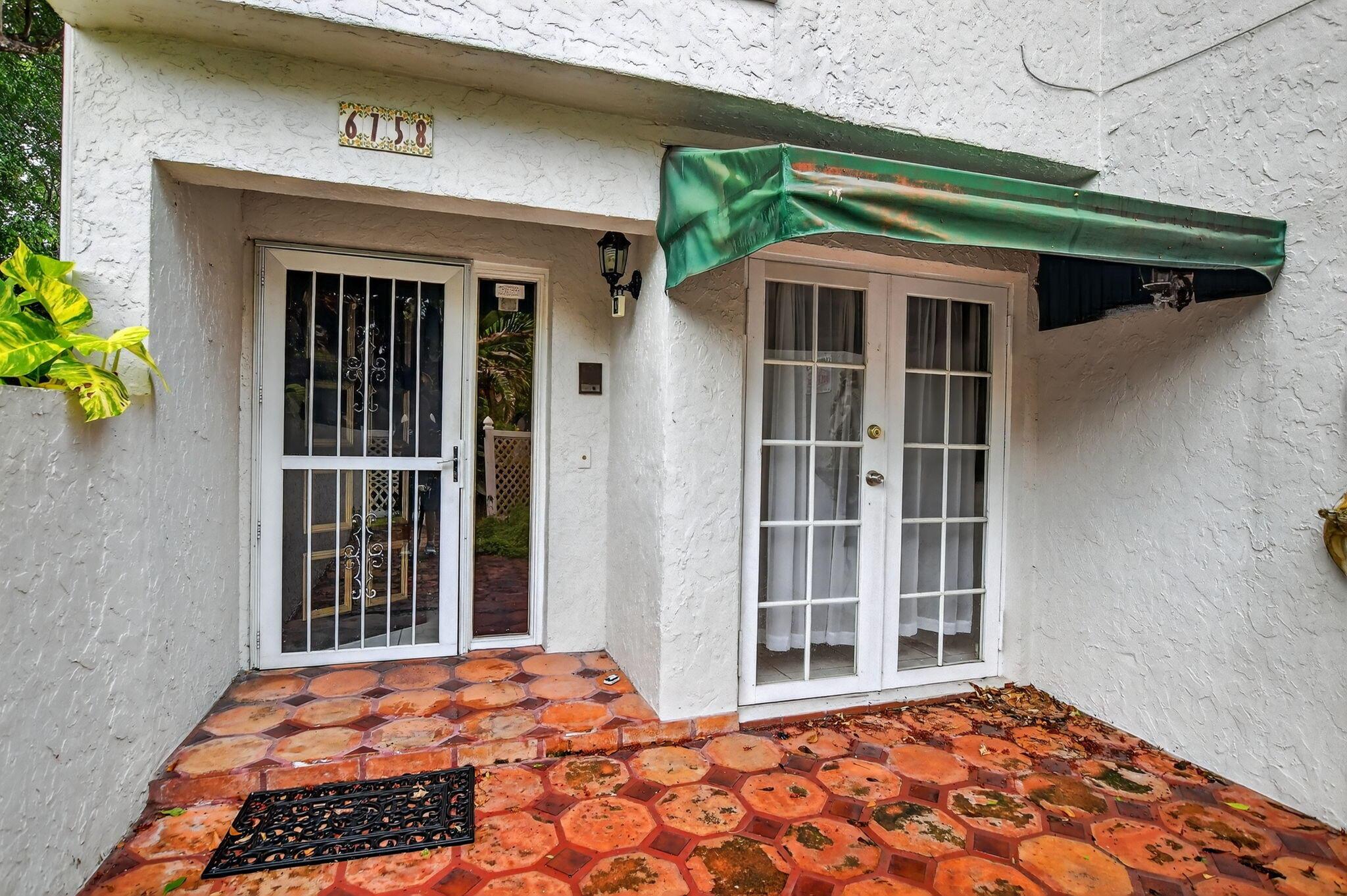 6758 Canary Palm Circle 1