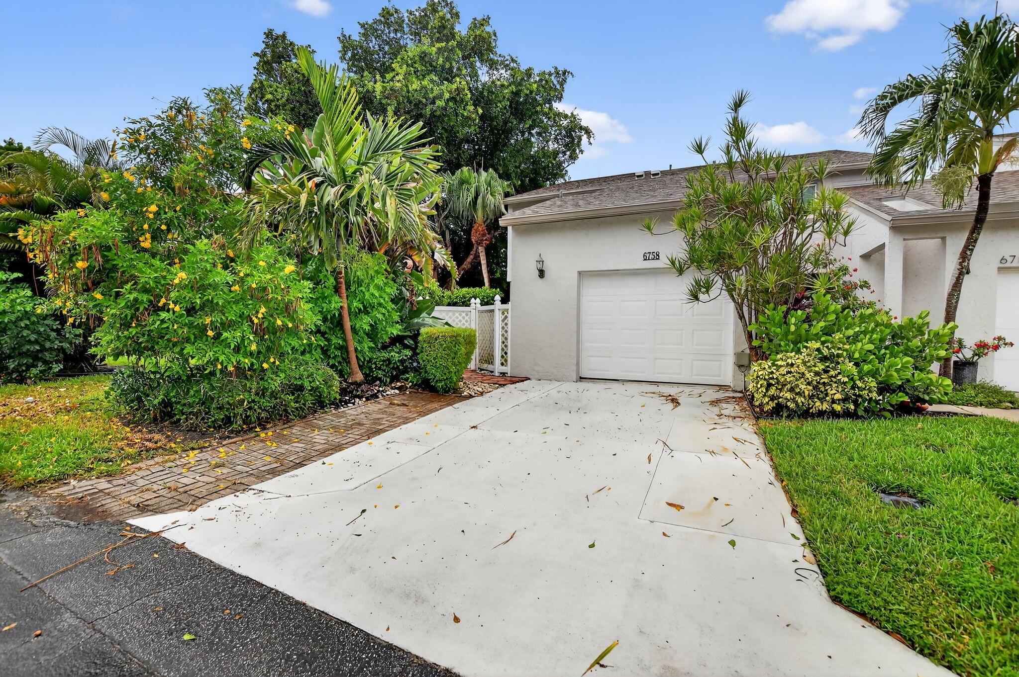 6758 Canary Palm Circle 1