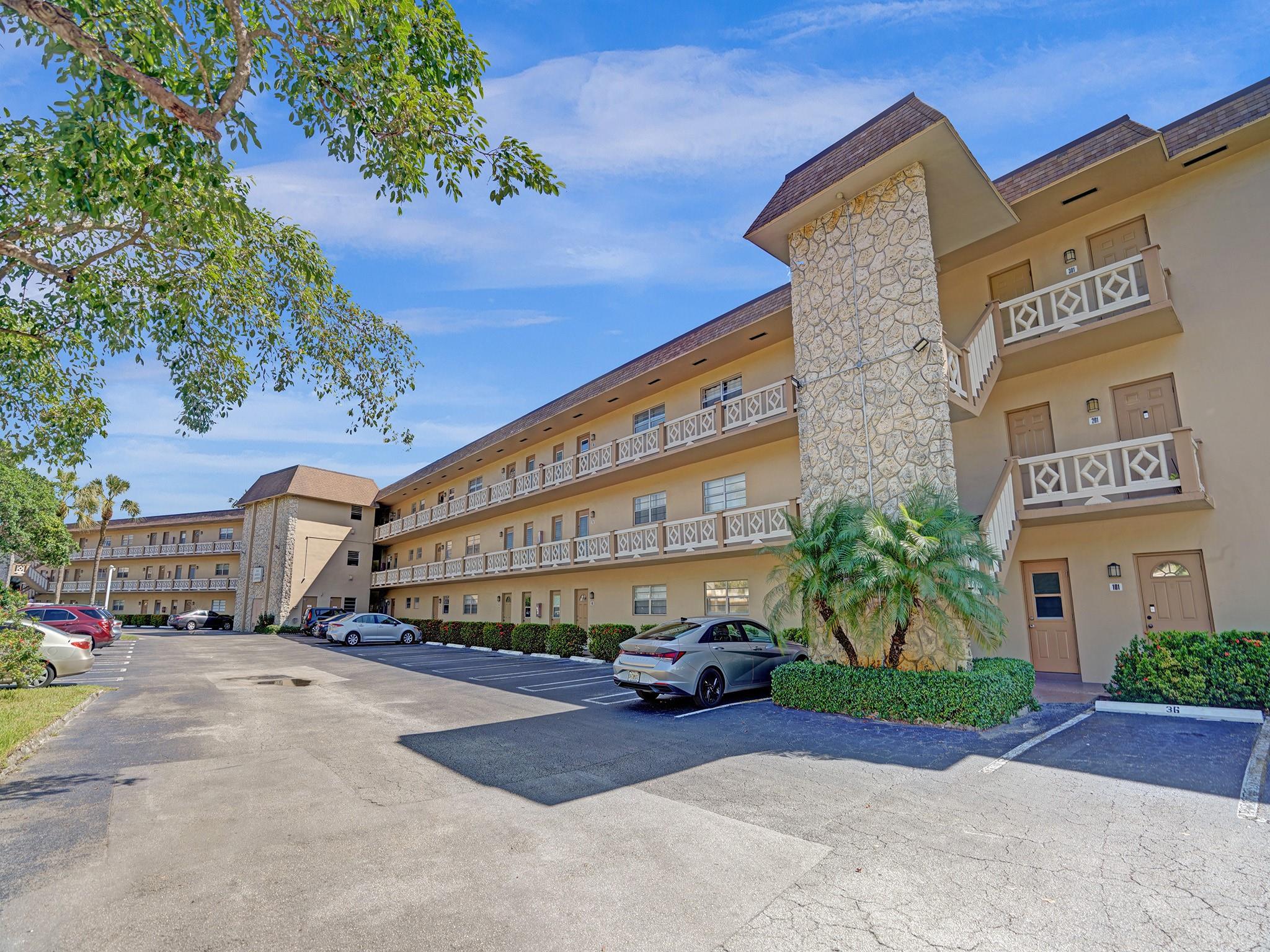 HAWAIIAN GARDENS - Residential