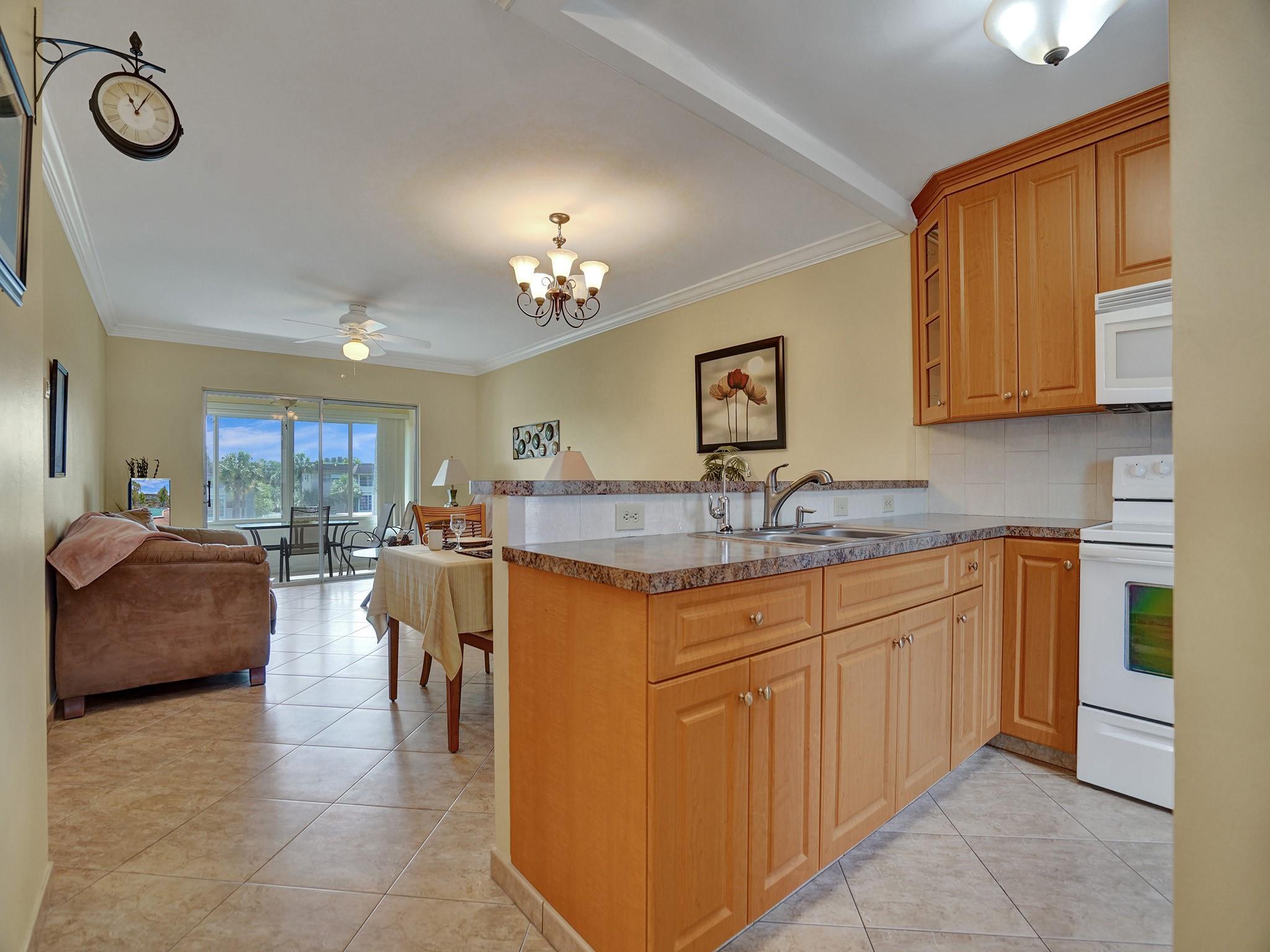 HAWAIIAN GARDENS - Residential