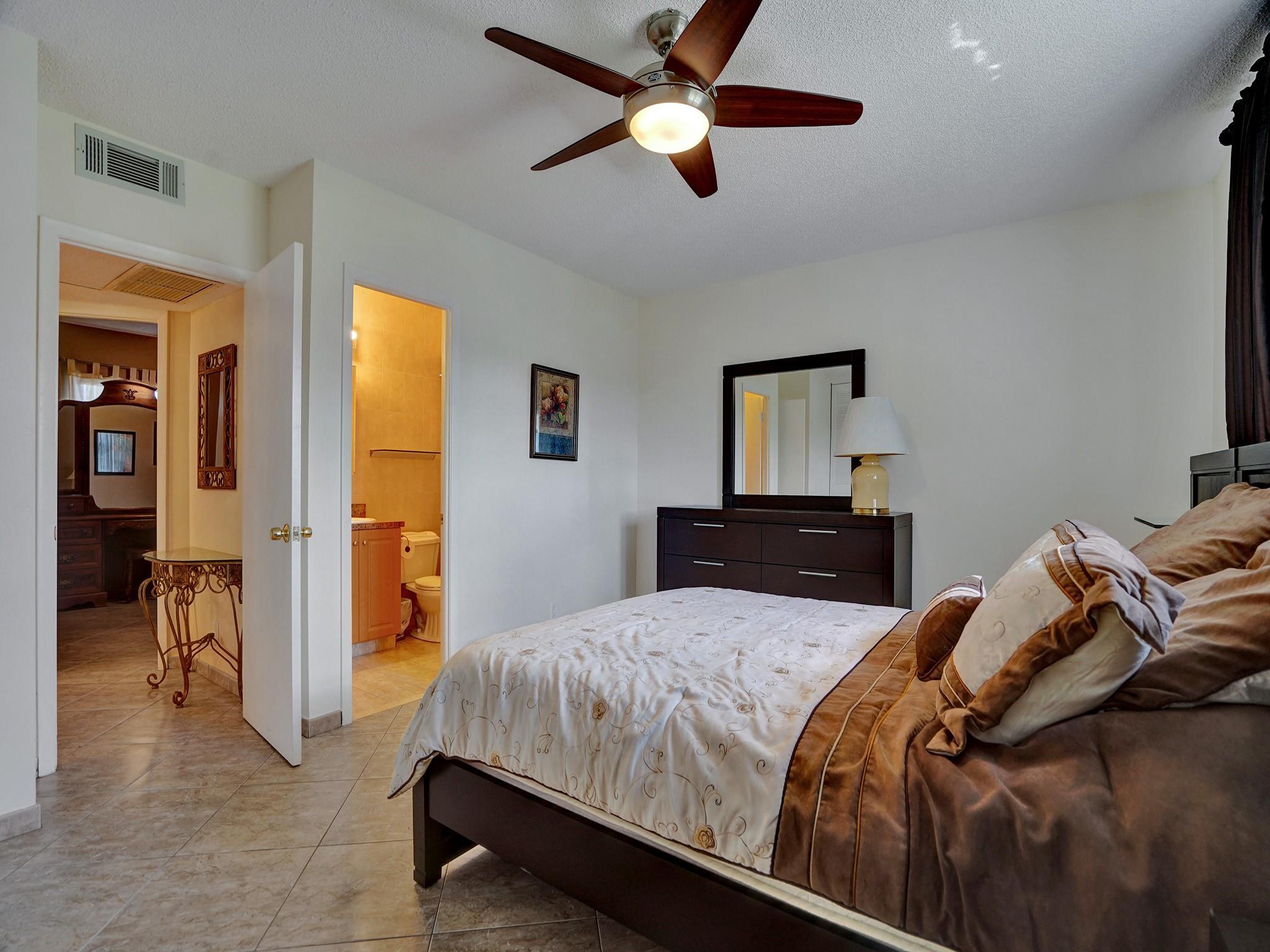 HAWAIIAN GARDENS - Residential