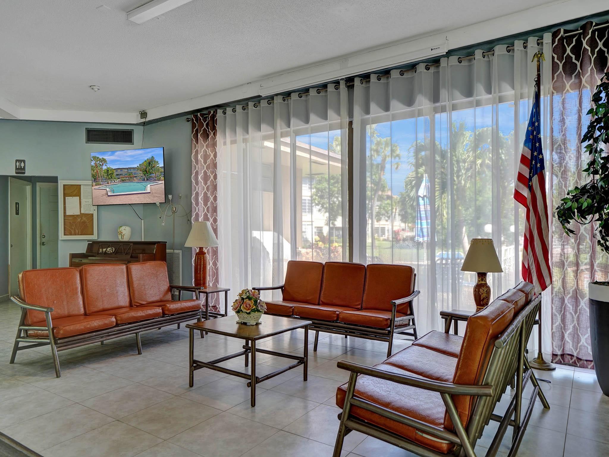 HAWAIIAN GARDENS - Residential