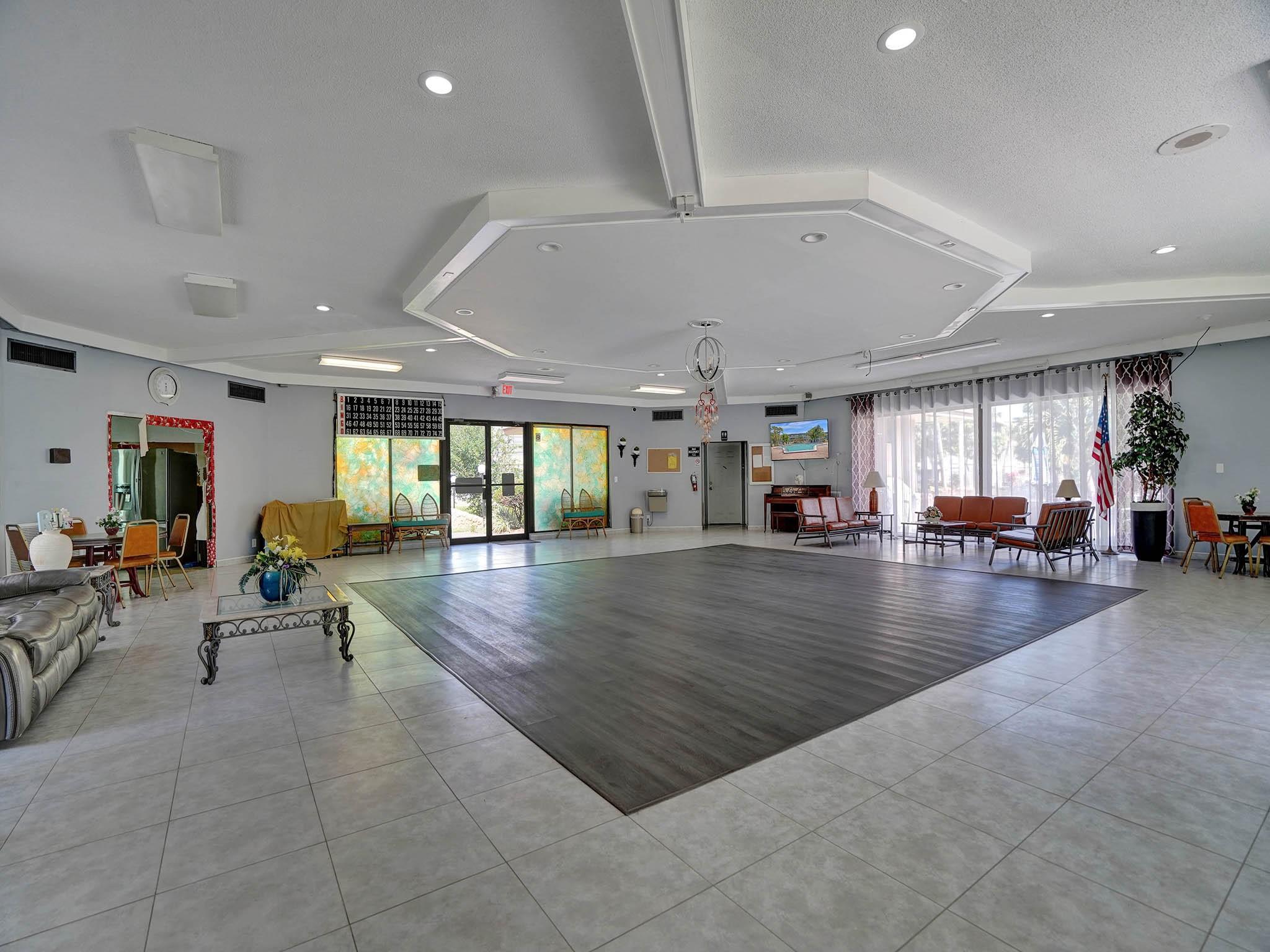 HAWAIIAN GARDENS - Residential