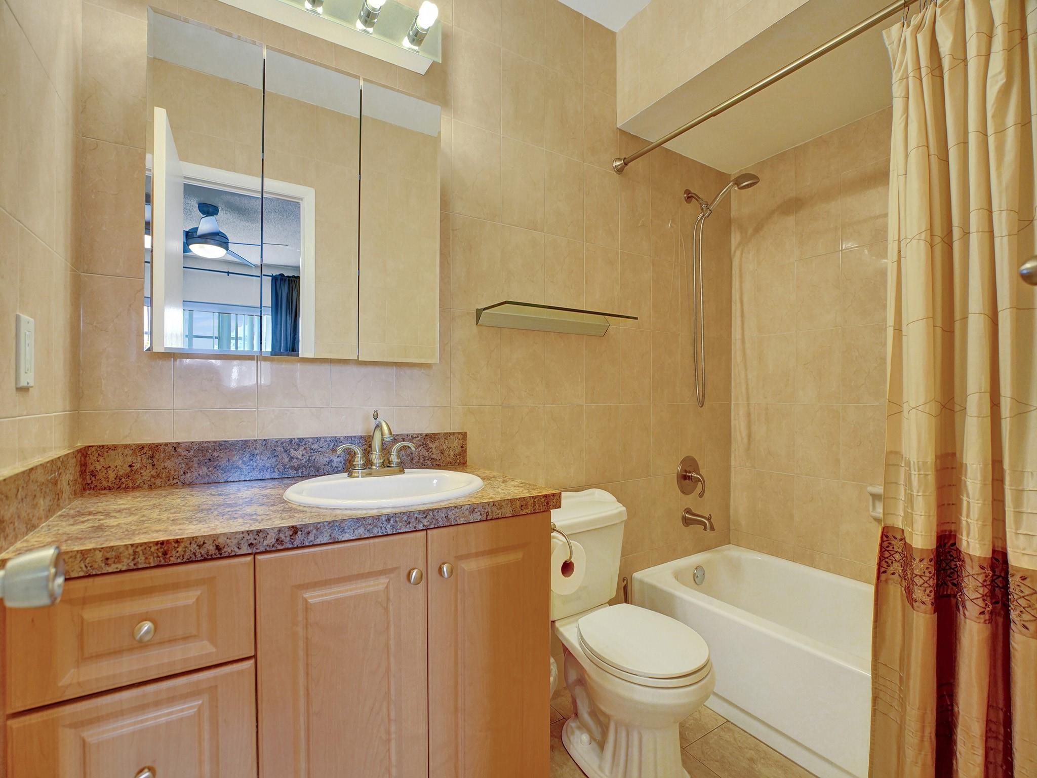 HAWAIIAN GARDENS - Residential