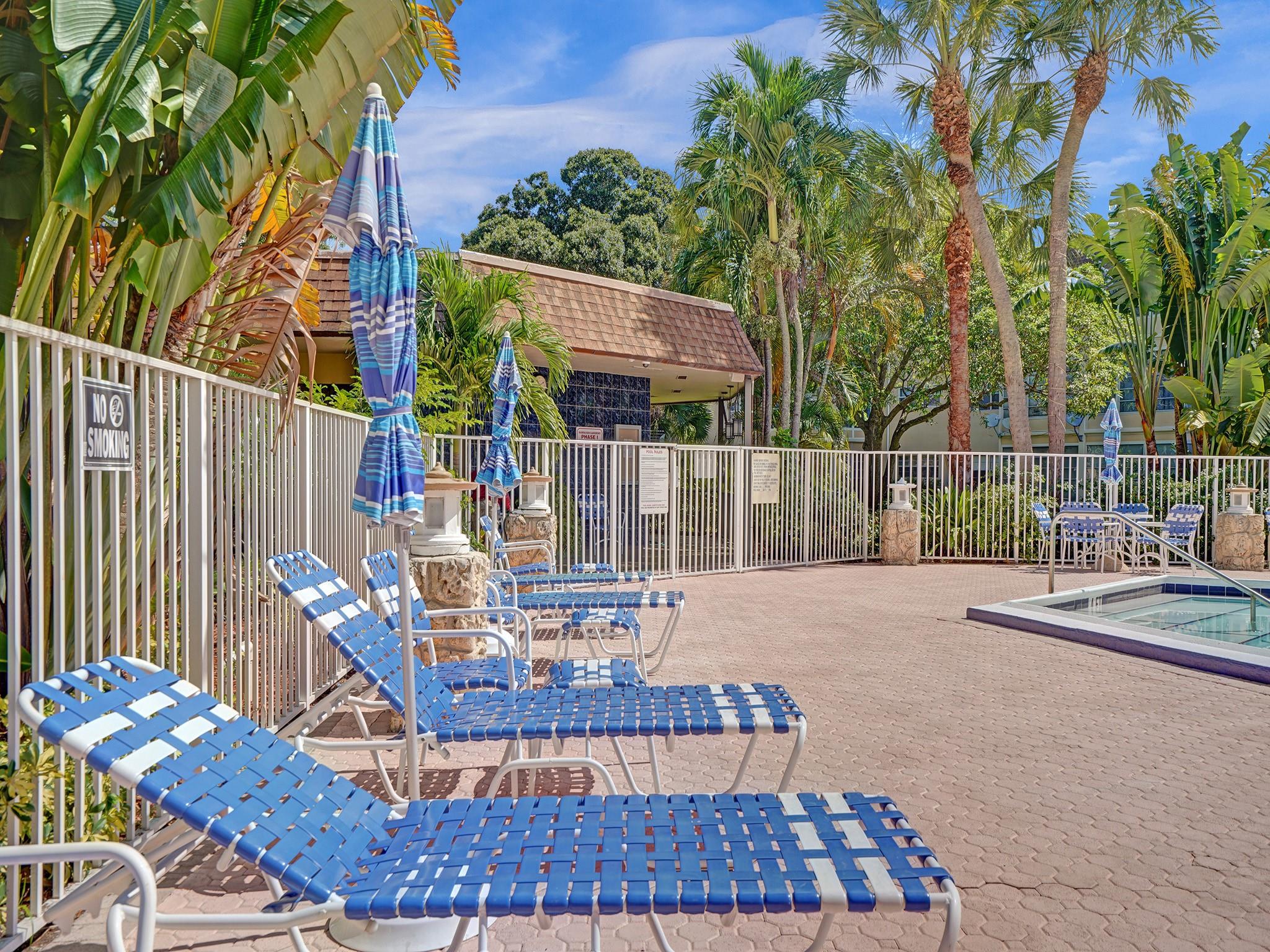 HAWAIIAN GARDENS - Residential