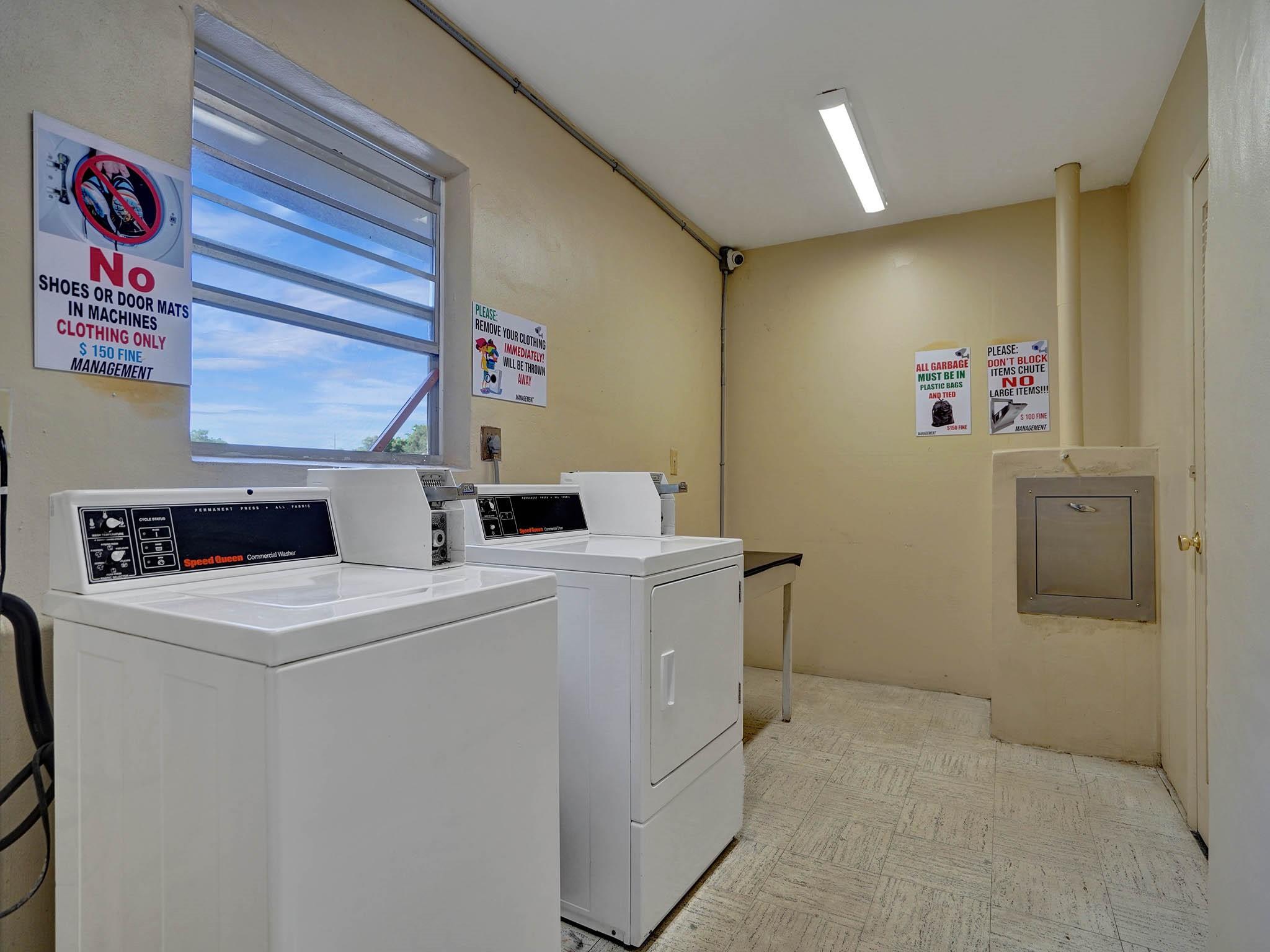 HAWAIIAN GARDENS - Residential