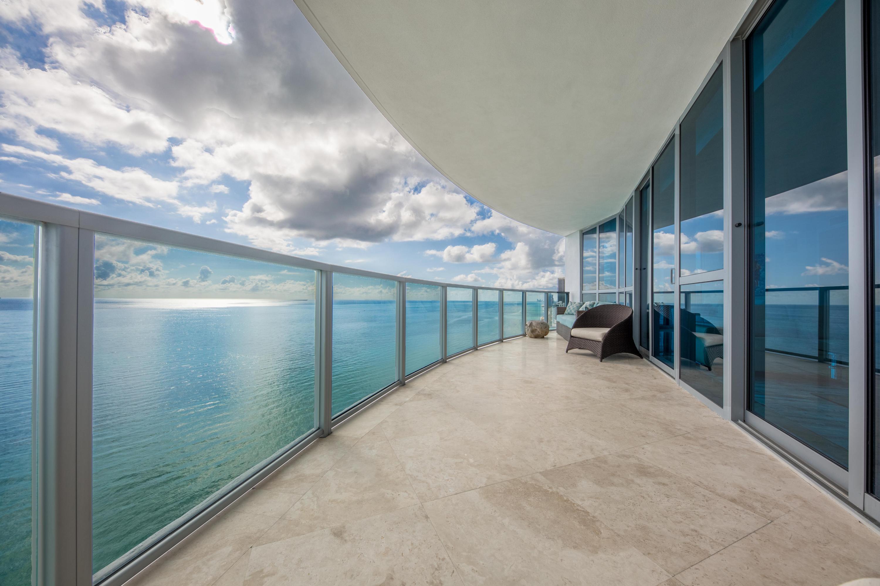 OCEAN PALMS - Residential