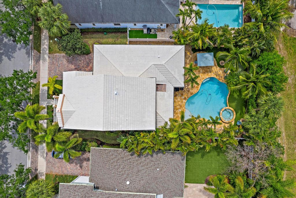listing image 80